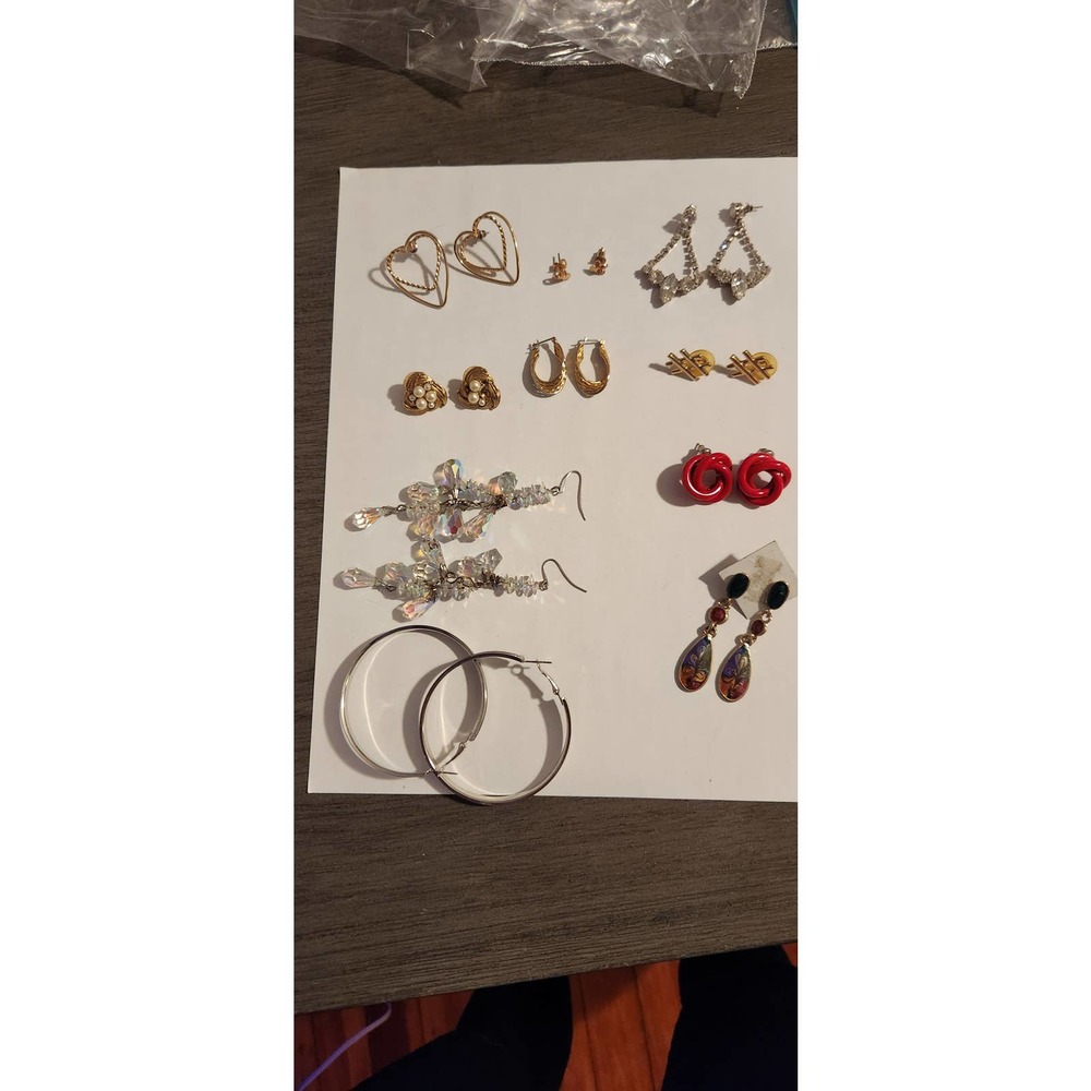 10 BEAUTIFUL SETS OF EARINGS